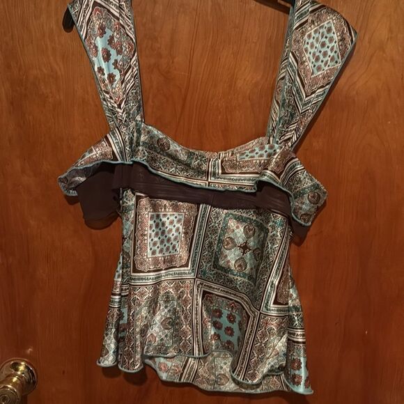 Patterned Sleeveless Top - Picture 3 of 3